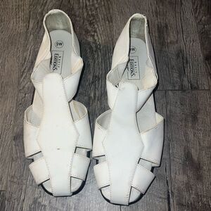 Vintage basic edition shoe